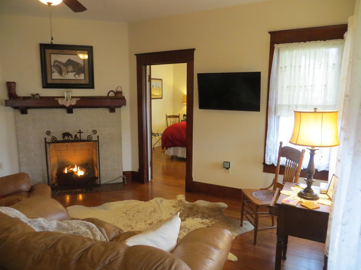 Olle Hotel Flatonia Екстериор снимка